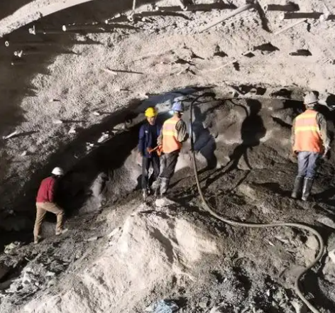 临邑拱顶带模注浆料的施工流程及注意事项